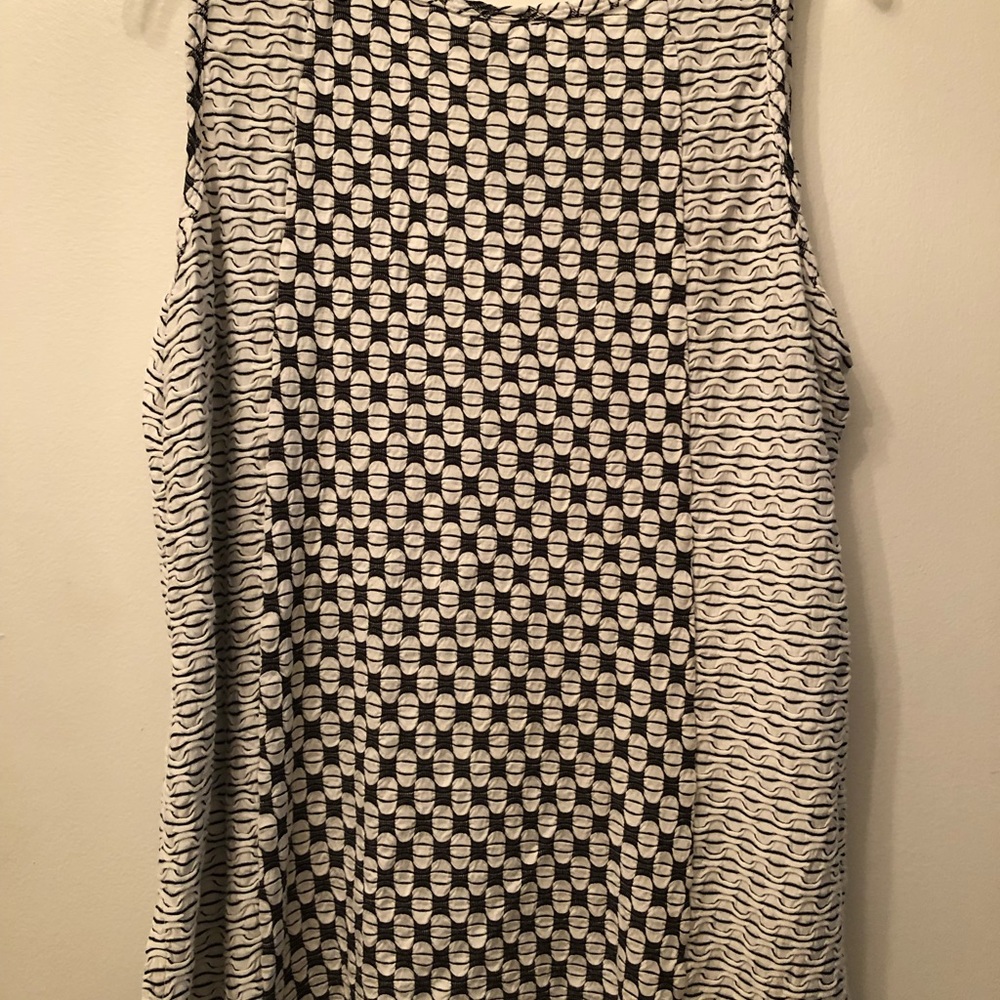 Bundle Of 3 Amazing & Versatile Tank Tops!! - image 5